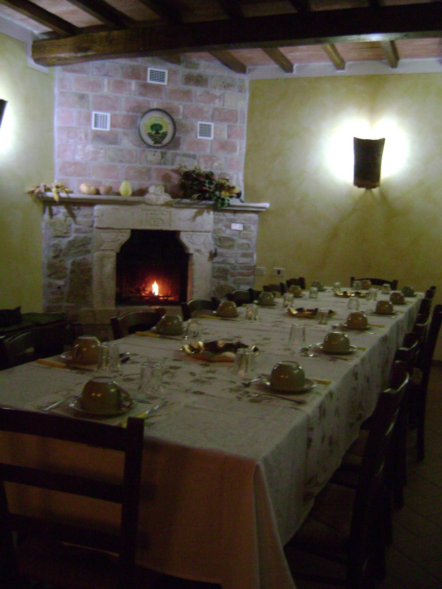 Semproniano Agriturismo Casa Fibbianello מראה חיצוני תמונה